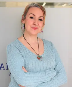 Jessica Jiménez, profesional dedicada a analizar el valor de mercado de vehículos en Guadalajara
